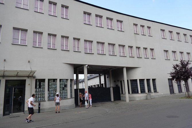 Krakow: Skip-the-line Oskar Schindler’s Museum Private Tour - 2-hour vs 4-hour options: where the time really goes