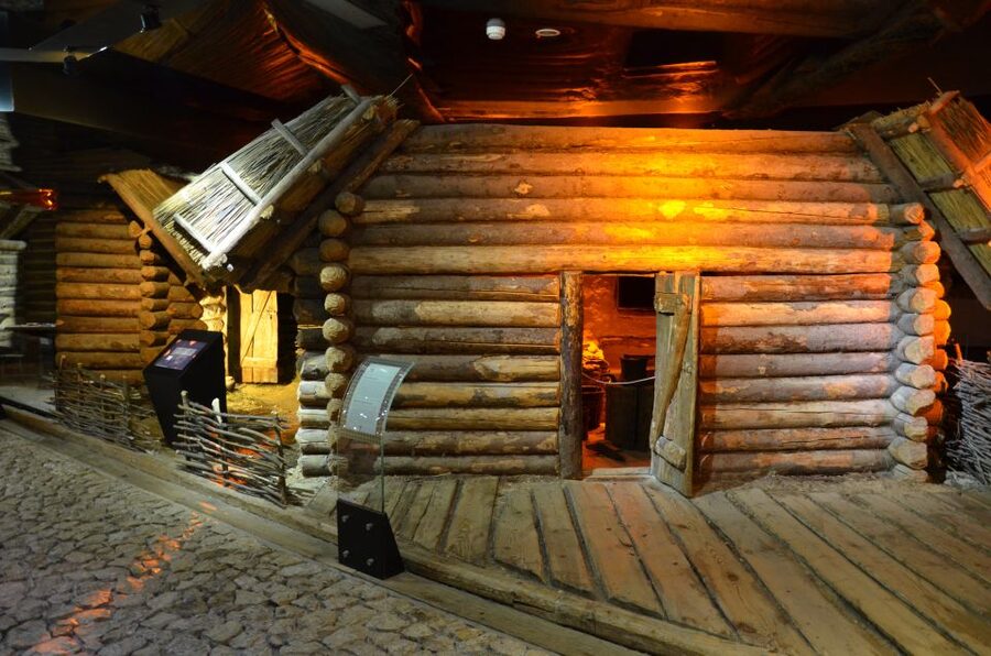Krakow: Skip the Line Underground Museum and Old Town - Key highlights worth your attention