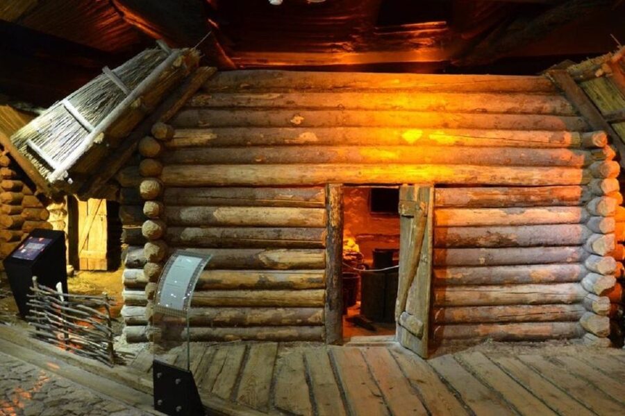 Krakow: Skip the Line Underground Museum Private Guided Tour - Languages and communication: plan for comfort