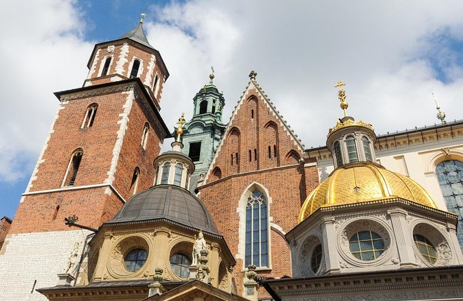 Krakow Skip The Line Wawel Castle and Cathedral Private Tour - The Big Win: Skip-the-Line at Wawel Castle, Plus Cathedral Highlights