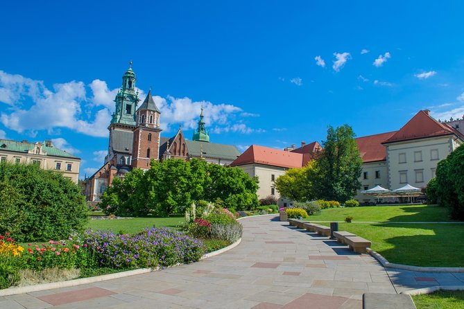 Krakow Skip The Line Wawel Castle & Old Town Guided Tour - Value and Time: How This 4–5 Hour Plan Feels for Your Day