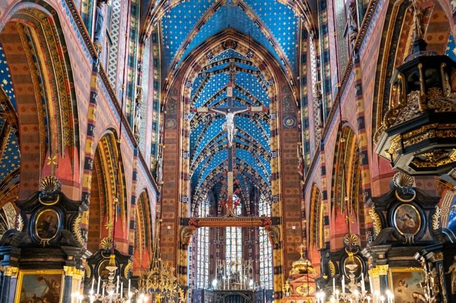 Krakow: St. Mary's Church and Rynek Underground Museum Tour - Who this tour suits (and who may not love it)