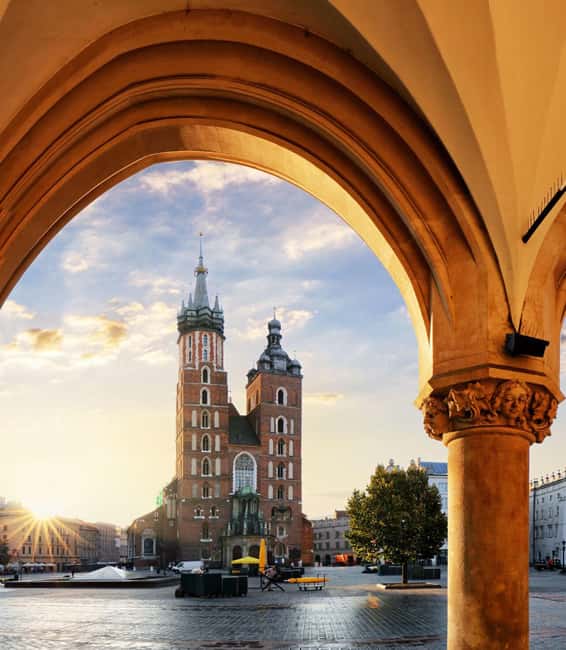 Krakow: The Underground Market Museum Guided Tour - What the guide focuses on (and why it matters)