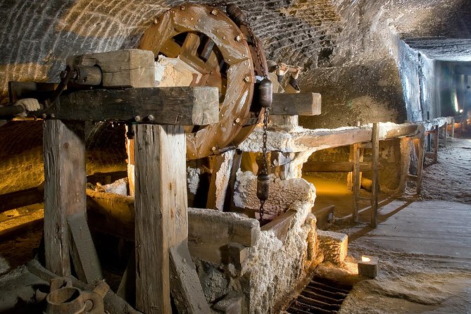 Krakow to Wieliczka: Salt Mine Guided Tour with Ticket & Transfer - The 4½-Hour Flow: Krakow Pickup to Underground Lift Ride