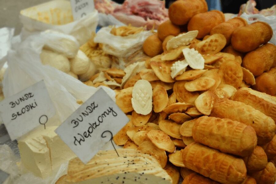 Krakow: Traditional Street Food Walking Tour - Old Town Tastings: Pierogi, Zapiekanka, and Obwarzanek