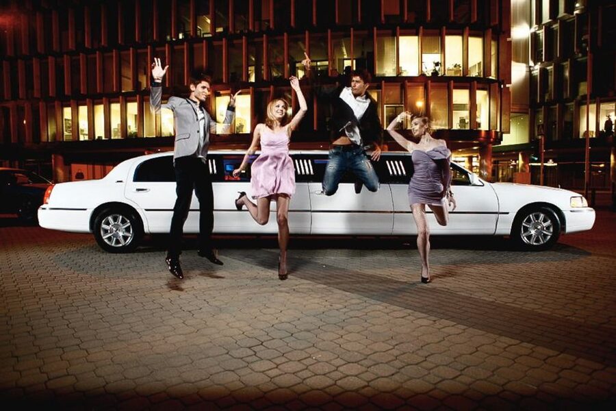 Kraków: VIP Limo Party Tour with Drinks & Club Entry - Why this is good value for up to 10 people