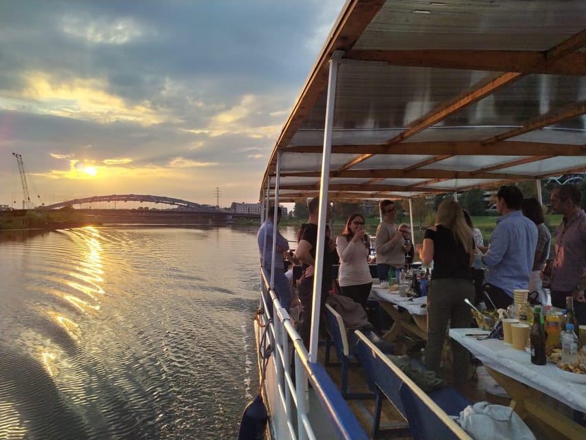 Krakow: Vistula River Cruise with Historical Views - Kościół na Skałce and the Norbertine Monastery: why river level matters