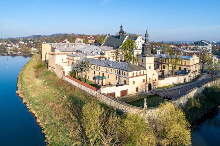 Krakow: Vistula River Cruise with Historical Views - Kościuszko Mound, Schloss Wartenberg, and the “legend markers”
