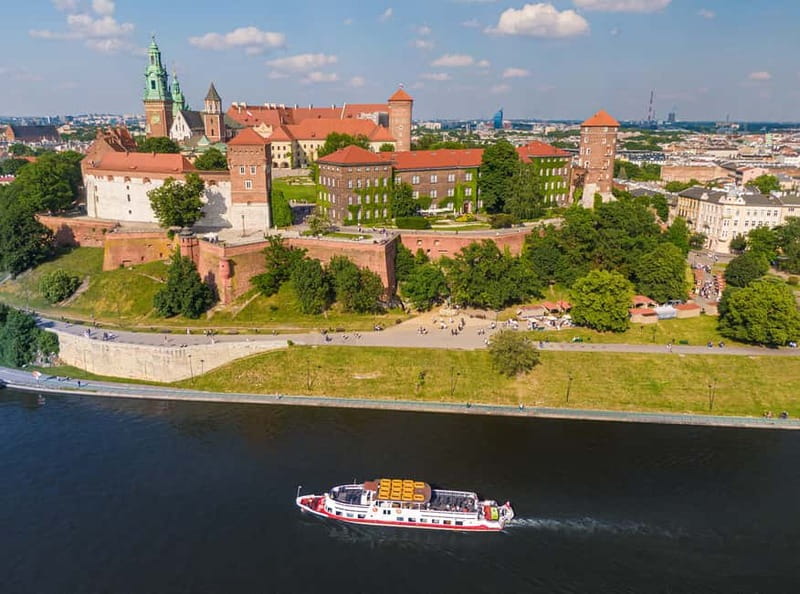 Krakow: Vistula River Sightseeing Cruise with Audio Guide - Key things I’d notice first