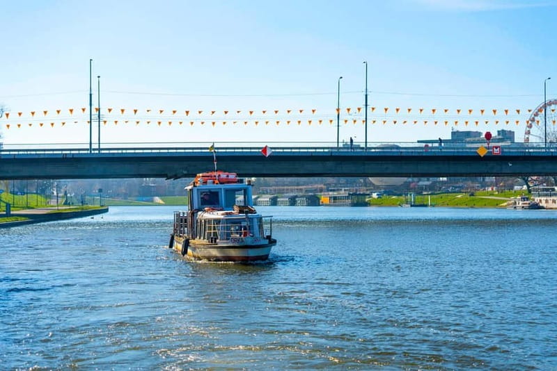 Krakow: Vistula River Sightseeing Cruise with Audio Guide - Wawel Hill, Grunwald Bridge, and the View Balloon moment