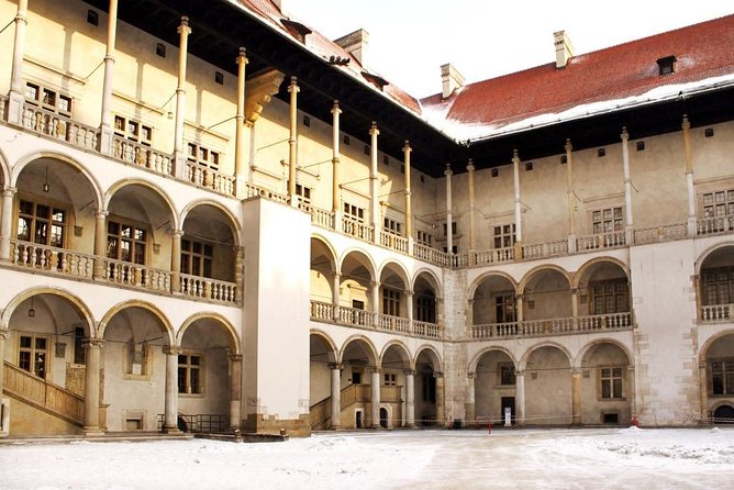 Krakow: Wawel Castle & Cathedral Guided Tour - Crypts under Wawel: kings, queens, poets, and heroes