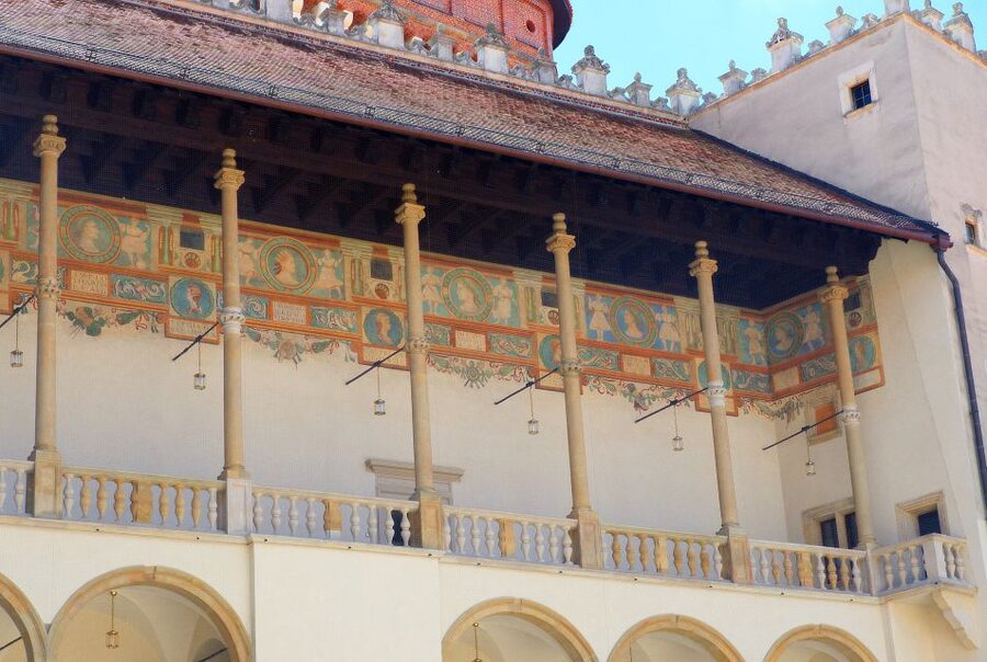 Krakow: Wawel Castle Guided Tour with Entry Tickets - The Guided Story of Polish Kings: Why a Licensed Guide Helps