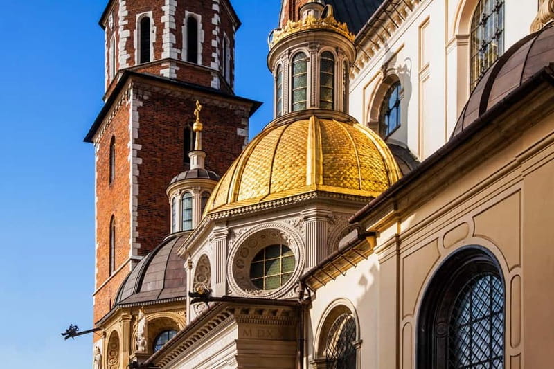 Krakow: Wawel Cathedral Guided Tour with Admission Tickets - Meeting Wawel by the John Paul II Monument