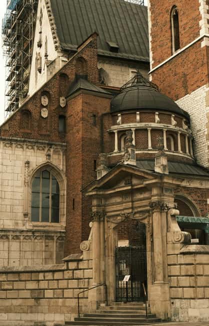 Krakow: Wawel Guided Tour – Cathedral and/or Castle - Private Apartaments and Krakow Treasure: the palace gets tangible