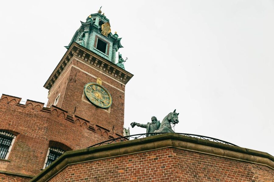 Krakow: Wawel Royal Hill with Optional Castle and Cathedral - Medieval courtyard and the Austrian Hospital: the best views for your effort