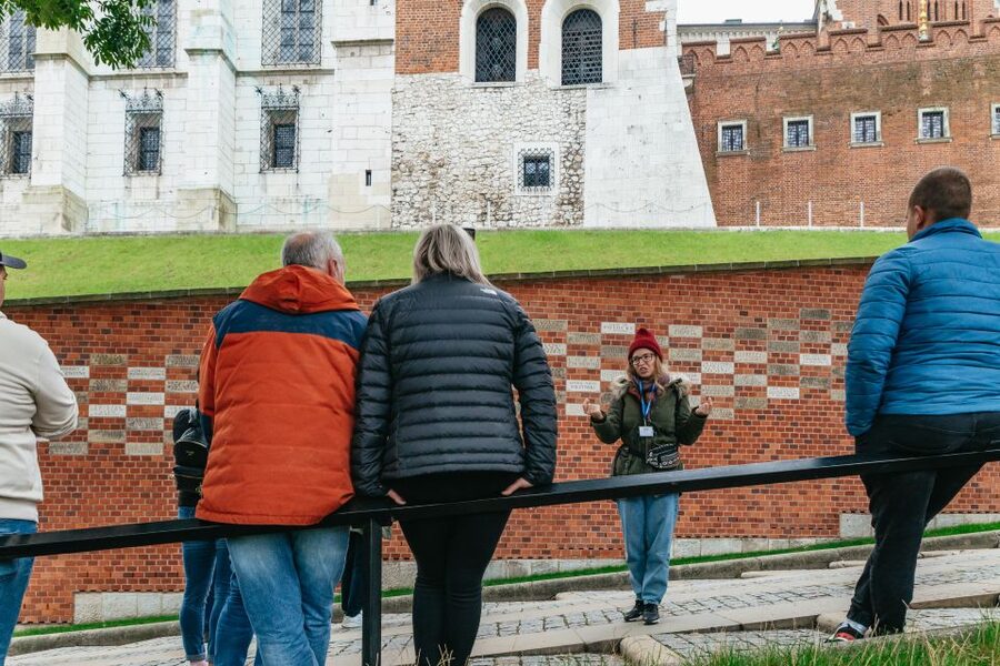 Krakow: Wawel Royal Hill with Optional Castle and Cathedral - The Wawel Dragon cave: closing the loop with a legend