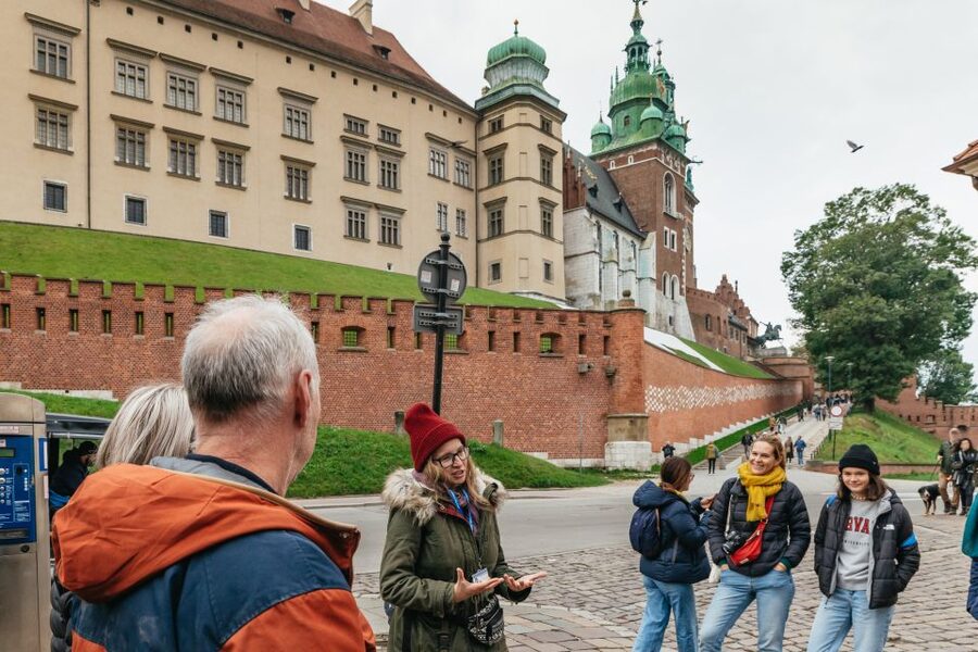 Krakow: Wawel Royal Hill with Optional Castle and Cathedral - Dress code and ID: the small things that prevent big hassles