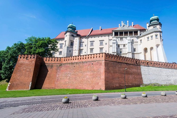 Krakow - Wawel Sightseeing of the Royal Hill - Dragon on the hill: the legend stop that’s easy to remember