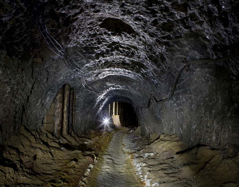Krakow: Wieliczka Salt Mine Guided Tour & Tickets - Elevator Back Up: Why the Return Feels Fair