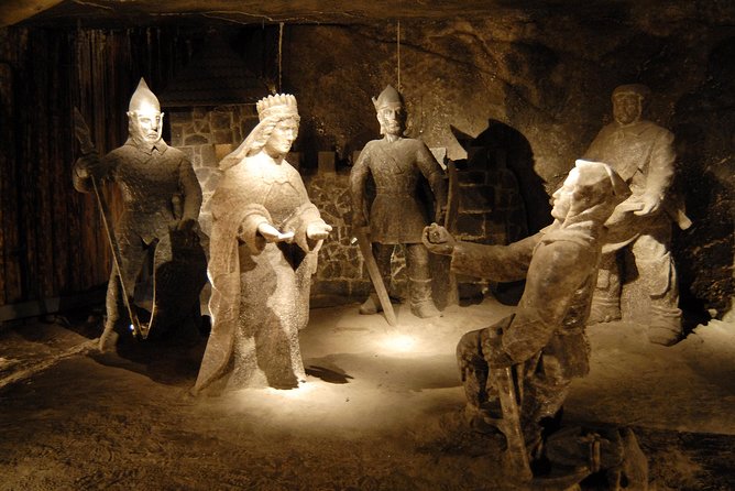 Krakow: Wieliczka Salt Mine Guided Tour with Hotel Pick-up - Stare Miasto in 45 Minutes: A Small Landing Pad in Krakow
