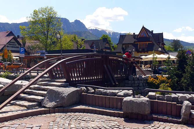 Krakow - Zakopane: Funicular, Cheese and Highland Highlights - Chochołów UNESCO village: wooden houses with real heritage weight