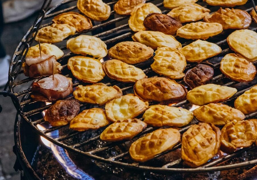 Krakow: Zakopane Tatra Mountains, Cable Car, Local Tasting - Chochołów’s carved wooden village: where the highlander look becomes real