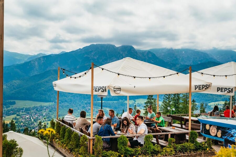 Krakow: Zakopane, Tatra Mountains, Cable Car & Thermal Baths - The tasting stop: oscypek and regional spirits without turning it into a lecture
