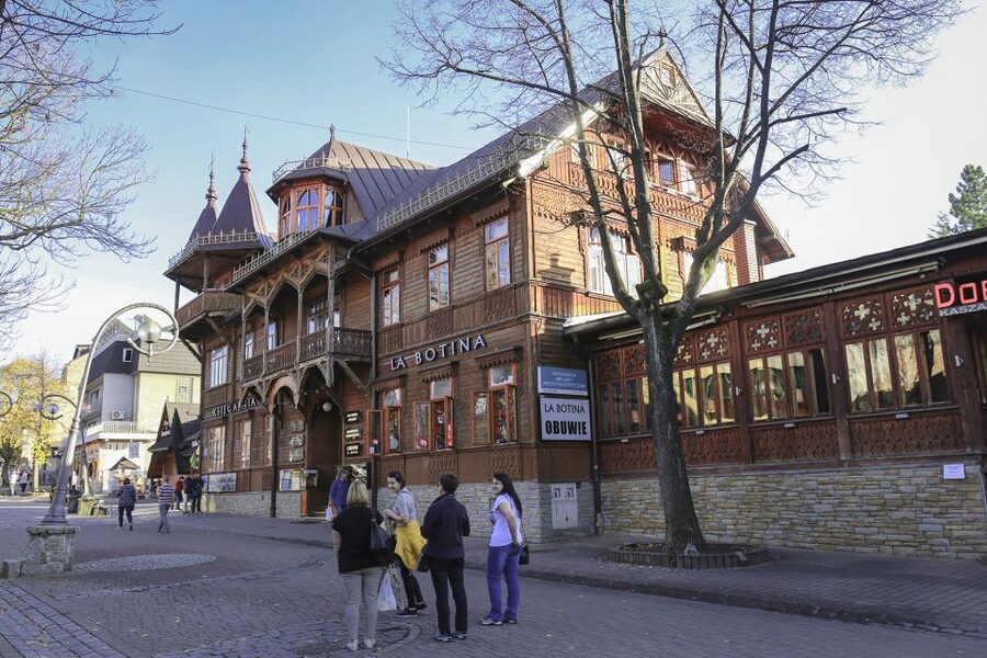 Kraków: Zakopane Tour, Cable Car & Thermal Baths - Krupówki Street and the Zakopane promenade: the town’s “main drag”