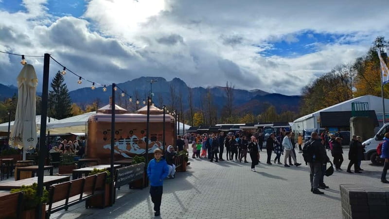 Krakow: Zakopane Tour with Funicular Ride and Cheese Tasting - The oscypek tasting at a mountain hut: the food moment you’ll remember