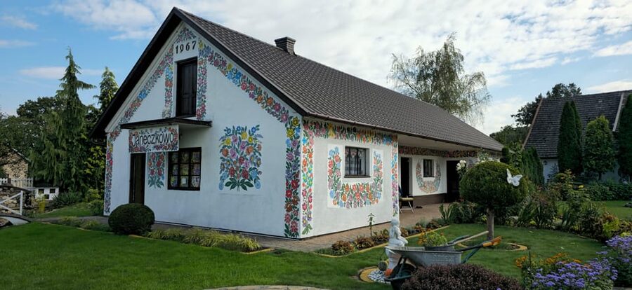 Krakow: Zalipie Village Tour - Why Zalipie’s floral paintings feel different than a museum