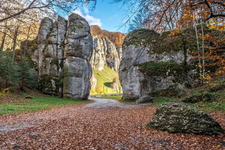 Ojcow National Park: Full-Day Trip from Krakow - The hike to Krakow Gate: woods, rocks, and a payoff rock formation