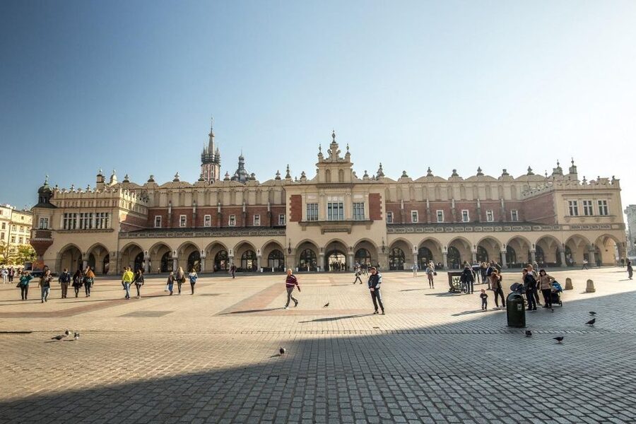 Old Town, St. Mary's Basilica and Rynek Underground Tour - Collegium Maius Courtyard Views and Copernicus in the Real City