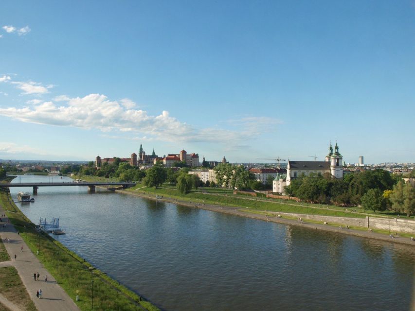 Picturesque Cruise on the Vistula in the Heart of Krakow - What you’ll see in an hour: Wawel, bridges, and Bielany monastery views