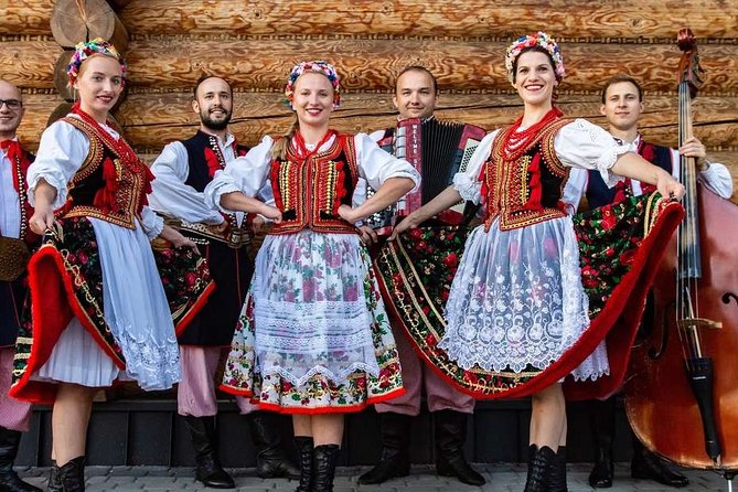 Polish Folk Show and Dinner From Krakow - Why This Folk Show-Dinner Combo Makes Sense