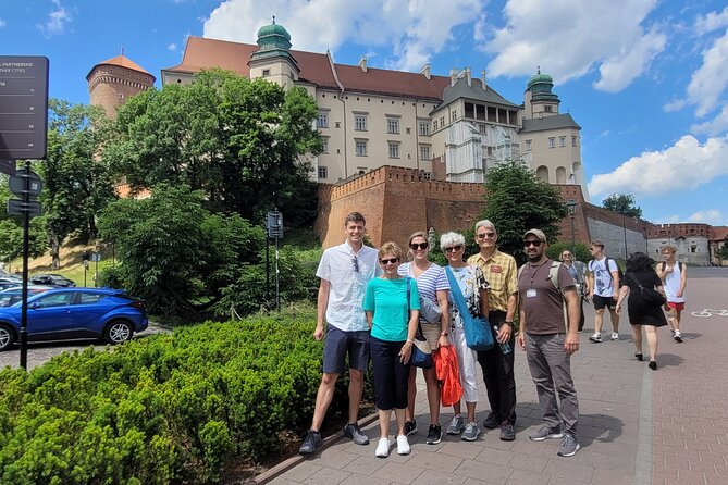 Private Krakow City Tour, Old Town and Jewish District Tour - Wawel Royal Castle Courtyard: The View That Changes the Tone