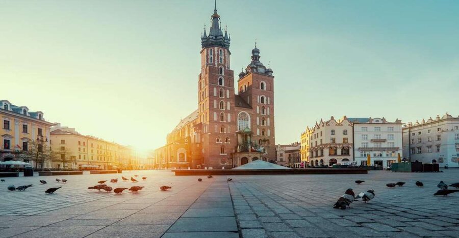 Private Krakow Tour: St. Mary’s, Cloth Hall & More - Guides and language: licensed, responsive, and easy to work with