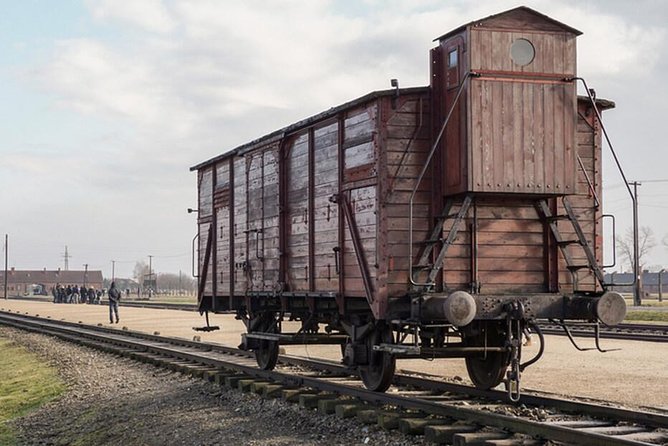 Private Tour to Auschwitz & Birkenau from Katowice - How a Private English-Language Guide Helps You Follow What You’re Seeing