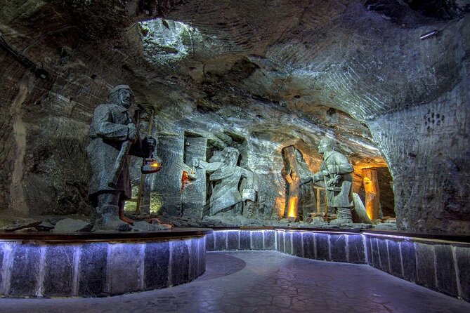 Salt Mine Tour and Krakow City Tour in one day - Key highlights at a glance