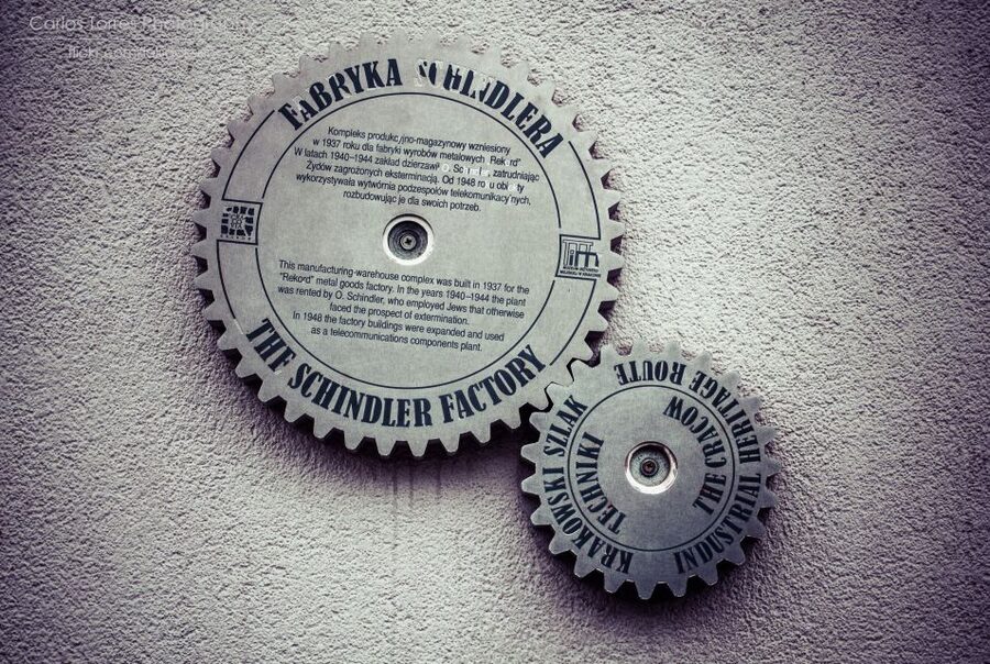 Schindler's Factory + Ghetto in Krakow and Wieliczka Tour - Entering Schindler’s Factory Museum: What a Guide Really Adds