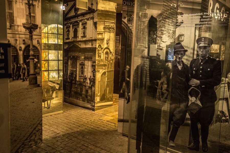 Schindler's Factory + Ghetto in Krakow and Wieliczka Tour - What to Bring (and What Can Trip You Up)