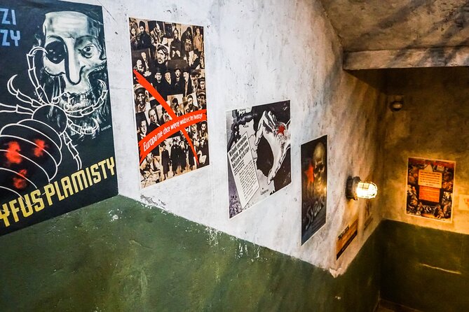 Schindler's Factory -Guided Tour - Fabryka Emalia Oskara Schindlera: what the exhibits emphasize