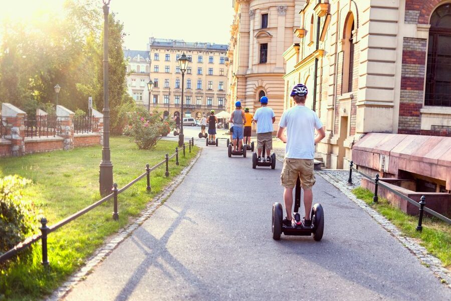 Segway Tour Krakow: Grand Tour (Old Town + Wawel Castle) - Main Market Square: St. Mary’s Basilica and the Cloth Hall area