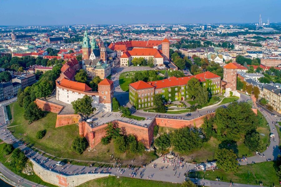 Skip-the-Line Wawel Castle Chambers Private Tour - Inside the Royal State Rooms: piano nobile and political theater