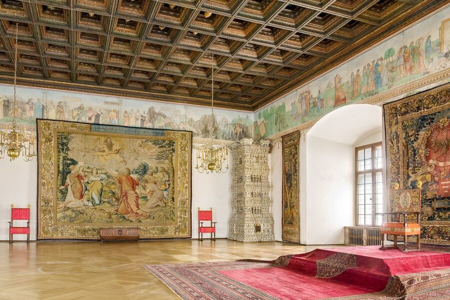 Skip-the-Line Wawel Castle Chambers Private Tour - Which option fits you best?