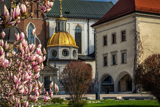 Skip-the-line Wawel Cathedral in Krakow Private Tour - State Rooms and Crown Treasury: the value of the 3- and 4-hour options