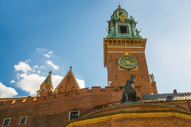 Skip-the-line Wawel Cathedral in Krakow Private Tour - Starting at John Paul II: a smart meetup for Wawel Hill
