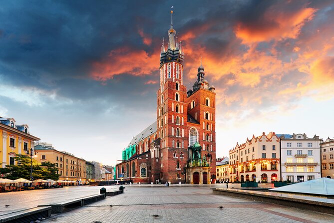 Small-group Rynek Underground Museum Guided Tour in Krakow - Rynek Główny start point: where the above-ground landmarks meet the underground story