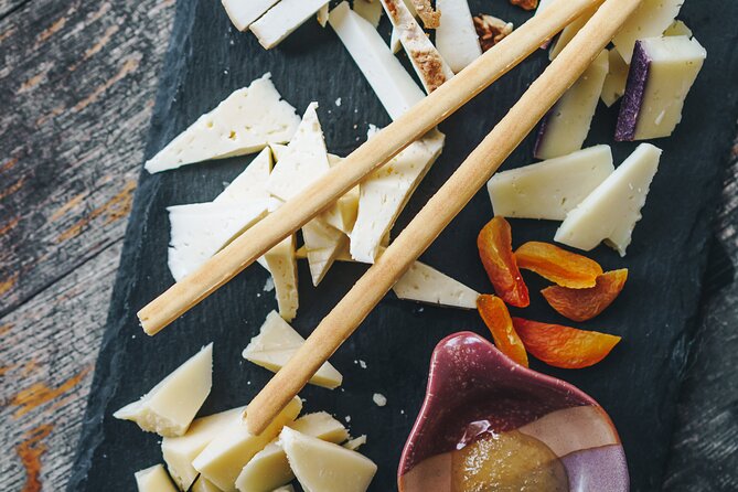 Tasting of Polish wines with an experienced somm - Cheese and jamon pairings: why they make the wines click