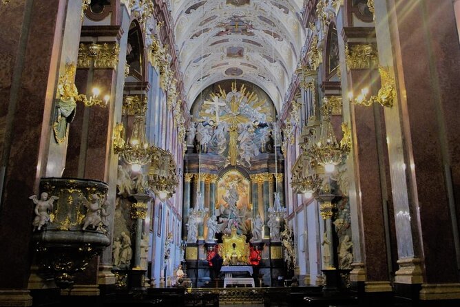 The Black Madonna Tour from Krakow - Lunch and the timing trap around the painting