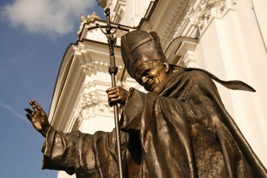 Tour to Wadowice: Hometown of Pope Saint John Paul II - Wadowice basilica and main square: town atmosphere beyond the museum